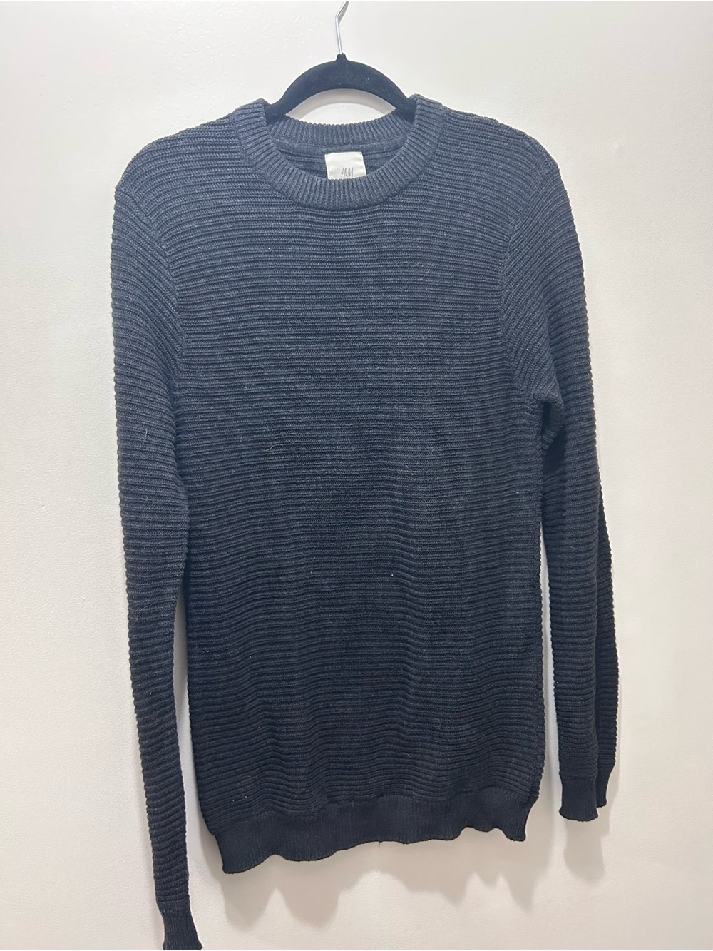 H&M Men’s Dark Black Ribbed Crewneck Sweater